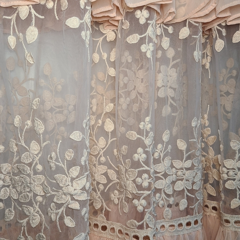 Lulus Garden Dreams Lace Tiered Maxi Dress, Size , Blush, EUC - Picture 15 of 17